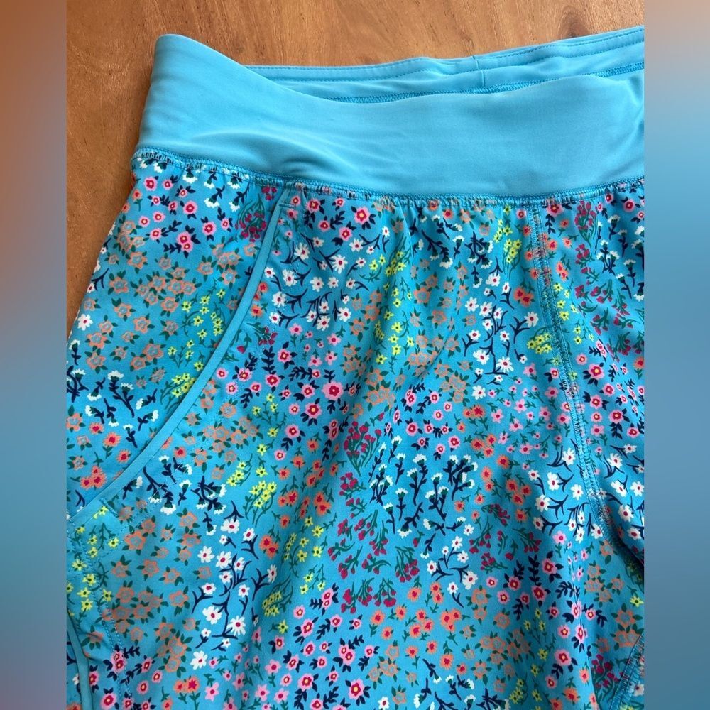 Land’s End Turquoise Blue Floral Board Shorts - Picture 3 of 7